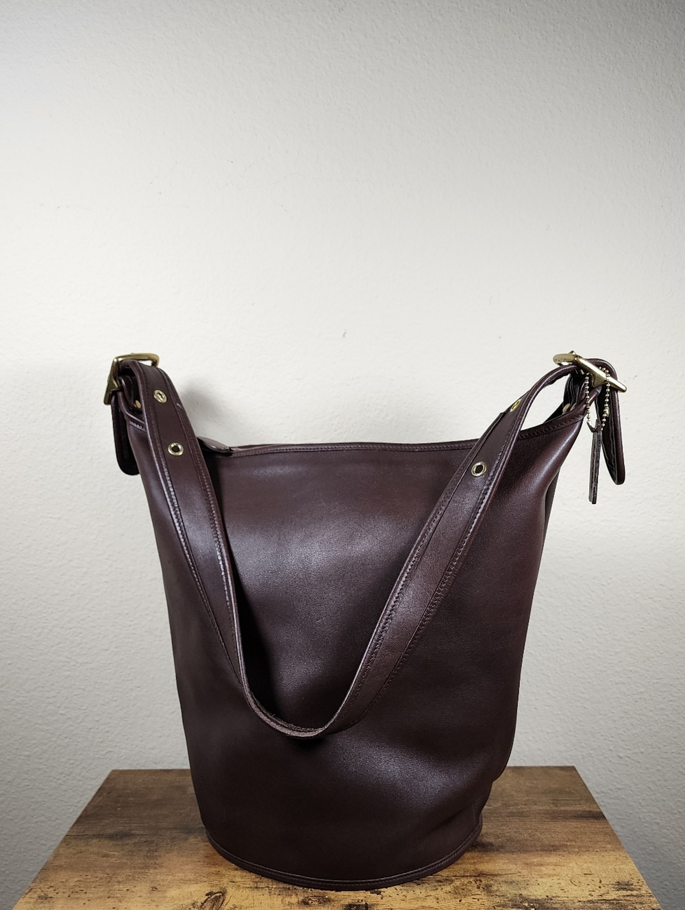 Vintage Coach Mahogany Duffle Sac #9085